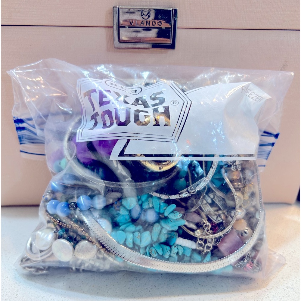 Wearable Costume jewelry lot !! 3.5 pounds
